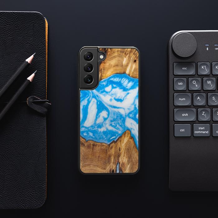 Samsung Galaxy S22 Handyhülle aus Harz und Holz - SYNERGY#A29