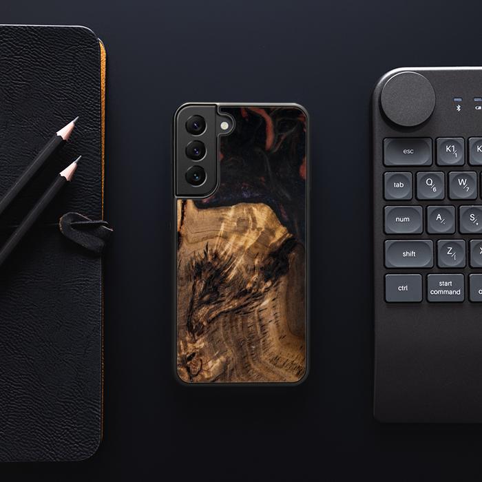 Samsung Galaxy S22 Handyhülle aus Harz und Holz - SYNERGY#A94