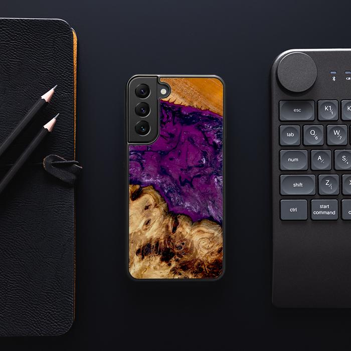Samsung Galaxy S22 Handyhülle aus Harz und Holz - Synergy#D130