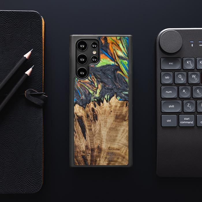 Samsung Galaxy S22 Ultra Handyhülle aus Harz und Holz - SYNERGY#C22
