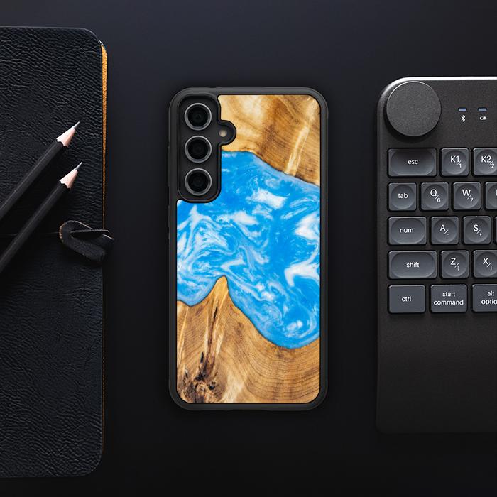 Samsung Galaxy S23 FE Handyhülle aus Harz und Holz - Synergy#A26