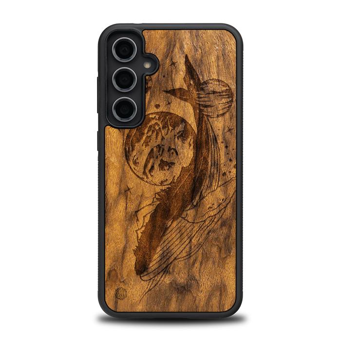 Samsung Galaxy S23 FE Handyhülle aus Holz - Cosmic Whale