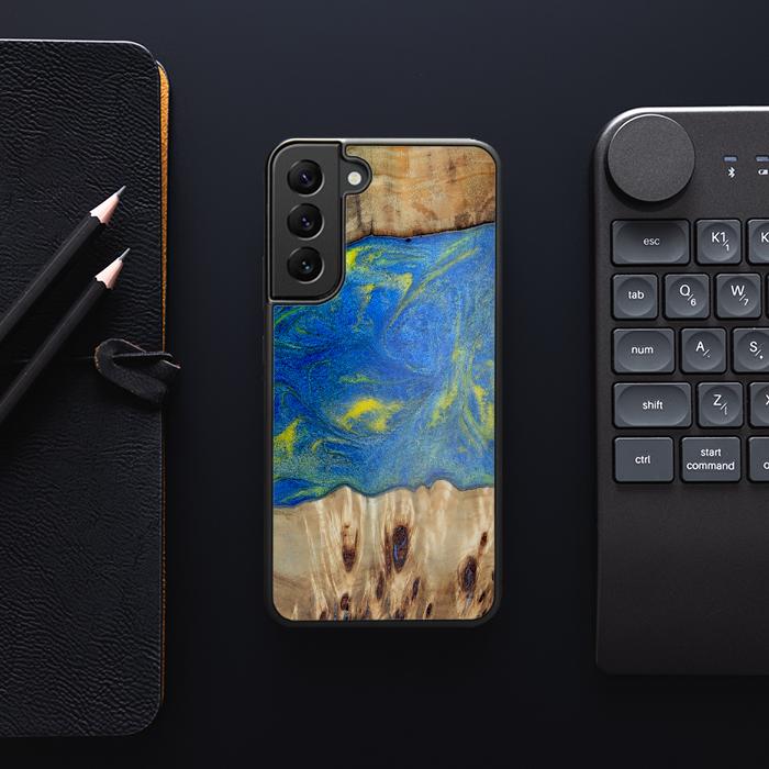 Samsung Galaxy S23 Plus Handyhülle aus Harz und Holz - Synergy#D128