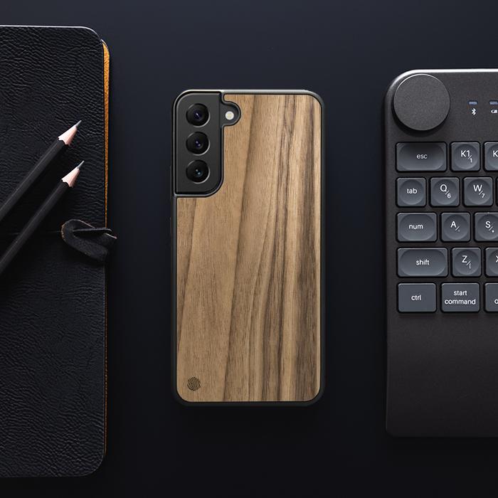 Samsung Galaxy S23 Plus Handyhülle aus Holz - Nussbaum
