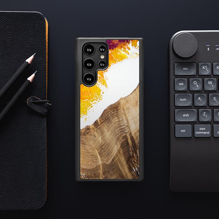 Samsung Galaxy S23 Ultra Handyhülle aus Harz und Holz - Synergy#C28