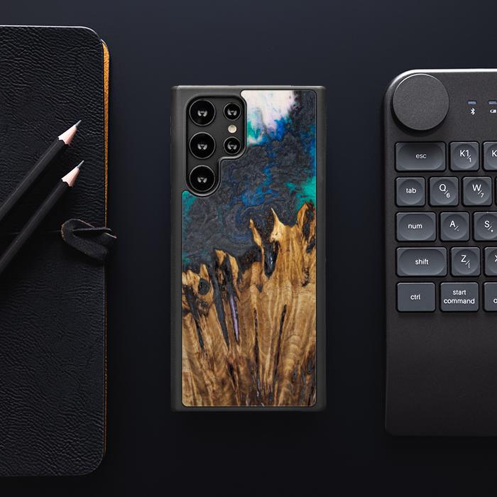 Samsung Galaxy S23 Ultra Handyhülle aus Harz und Holz - Synergy#C9