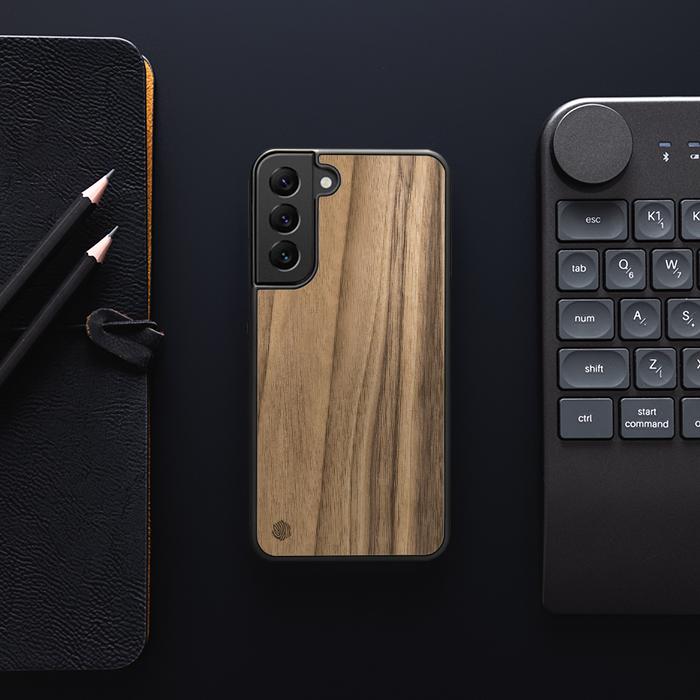 Samsung Galaxy S23 Handyhülle aus Holz - Nussbaum
