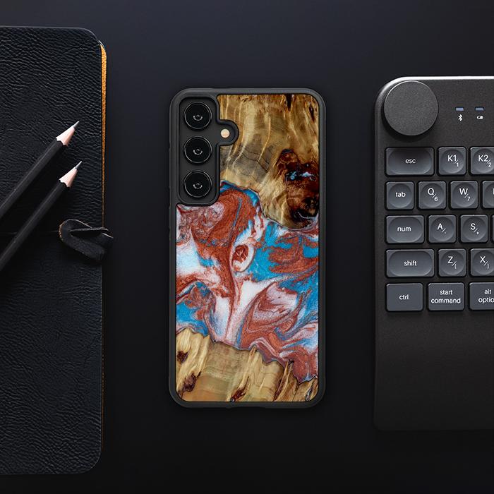 Samsung Galaxy S24 Plus Handyhülle aus Harz und Holz - Synergy#D103