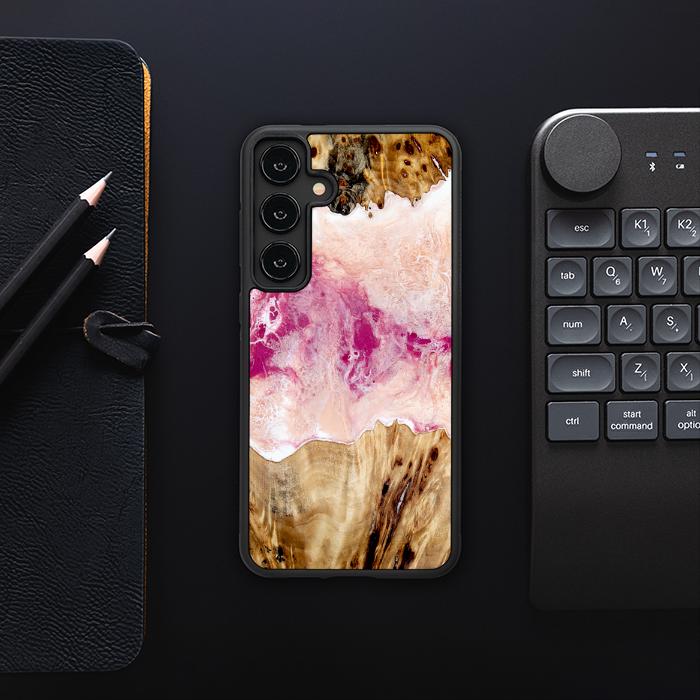 Samsung Galaxy S24 Plus Handyhülle aus Harz und Holz - Synergy#D119