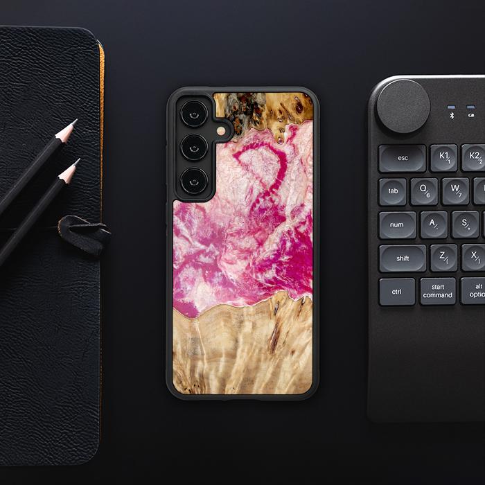 Samsung Galaxy S24 Plus Handyhülle aus Harz und Holz - Synergy#D123