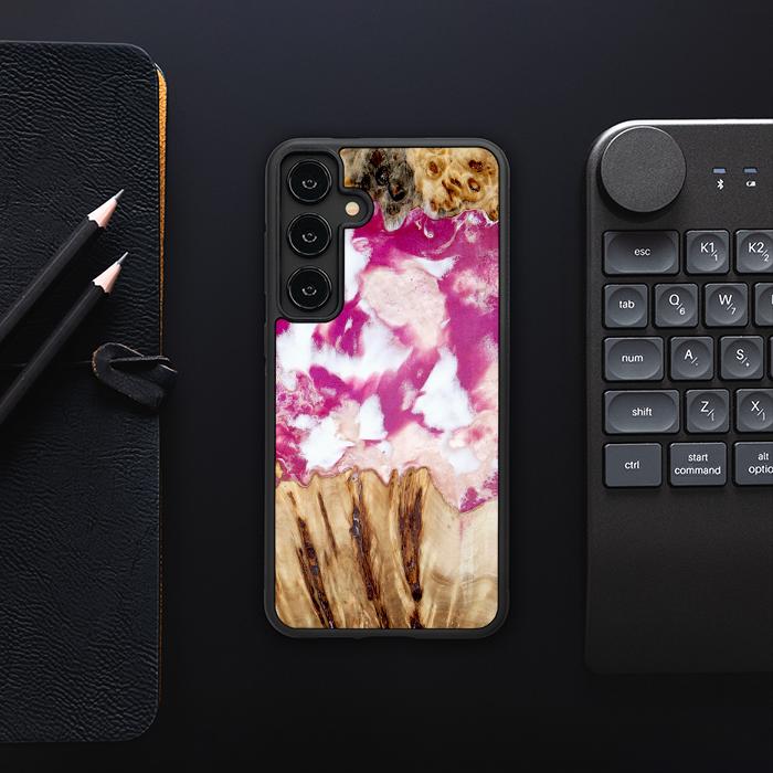 Samsung Galaxy S24 Plus Handyhülle aus Harz und Holz - Synergy#D124