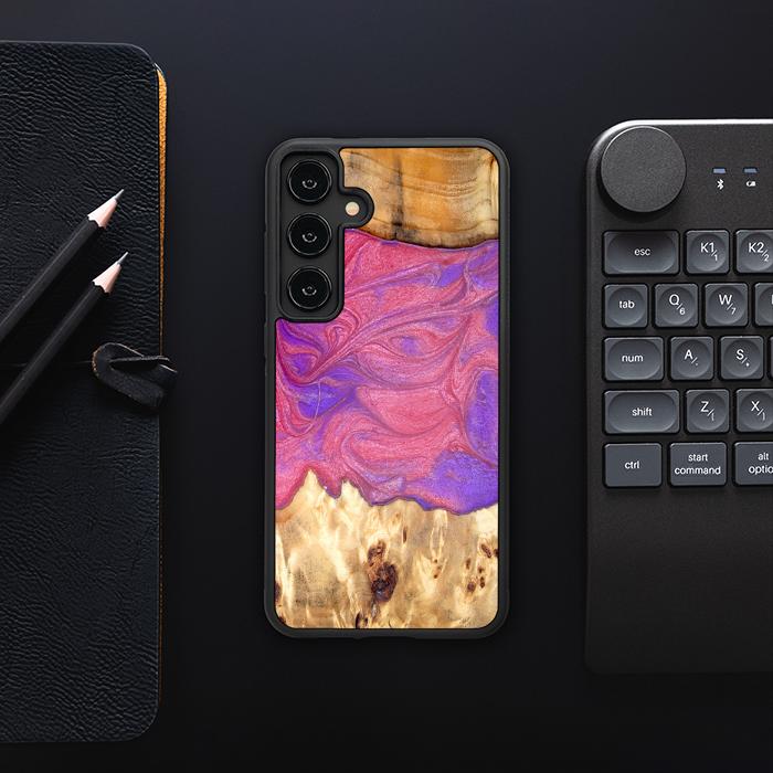 Samsung Galaxy S24 Plus Handyhülle aus Harz und Holz - Synergy#D136