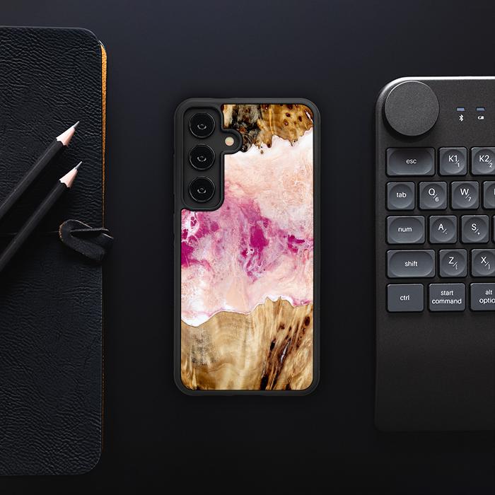 Samsung Galaxy S24 Handyhülle aus Harz und Holz - Synergy#D119