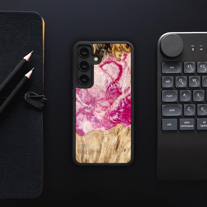 Samsung Galaxy S24 Handyhülle aus Harz und Holz - Synergy#D123