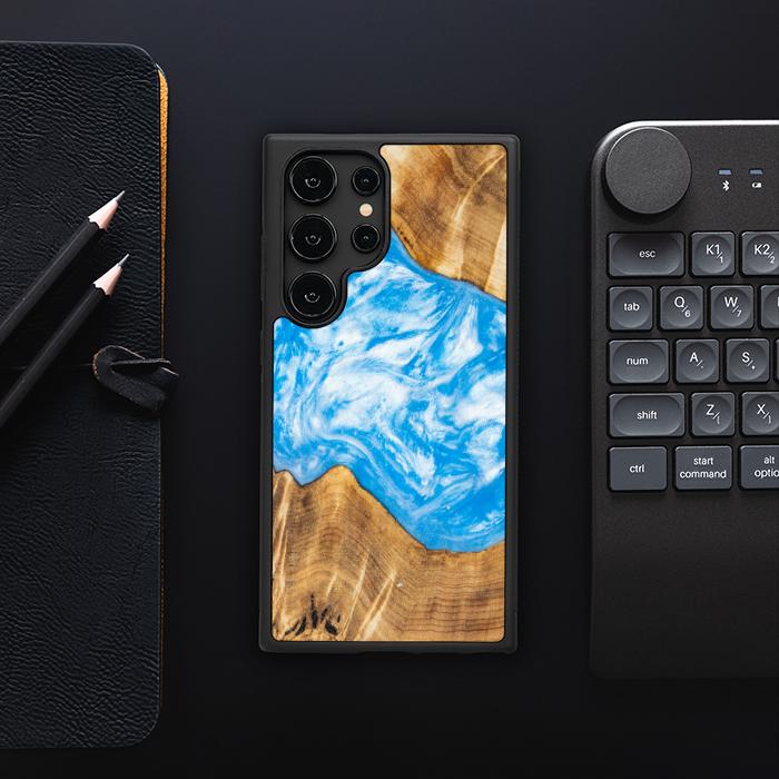 Samsung Galaxy S24 Ultra Handyhülle aus Harz und Holz - Synergy#A28