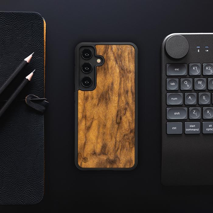 Samsung Galaxy S24 Handyhülle aus Holz - Imbuia