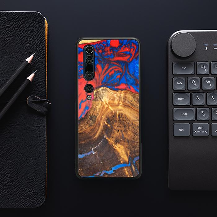 Xiaomi Mi 10 Handyhülle aus Harz und Holz - SYNERGY#B31