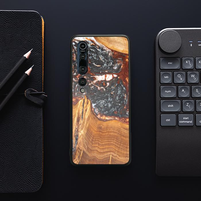 Xiaomi Mi 10 Handyhülle aus Harz und Holz - SYNERGY#B37