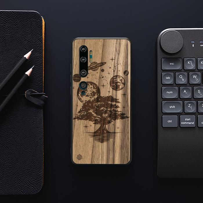 Xiaomi Mi NOTE 10 / 10 Pro Handyhülle aus Holz - Galactic Garden