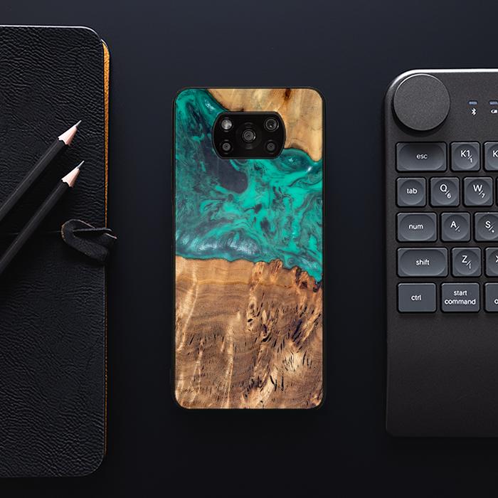 Xiaomi POCO X3 / X3 Pro Handyhülle aus Harz und Holz - Synergy#D111