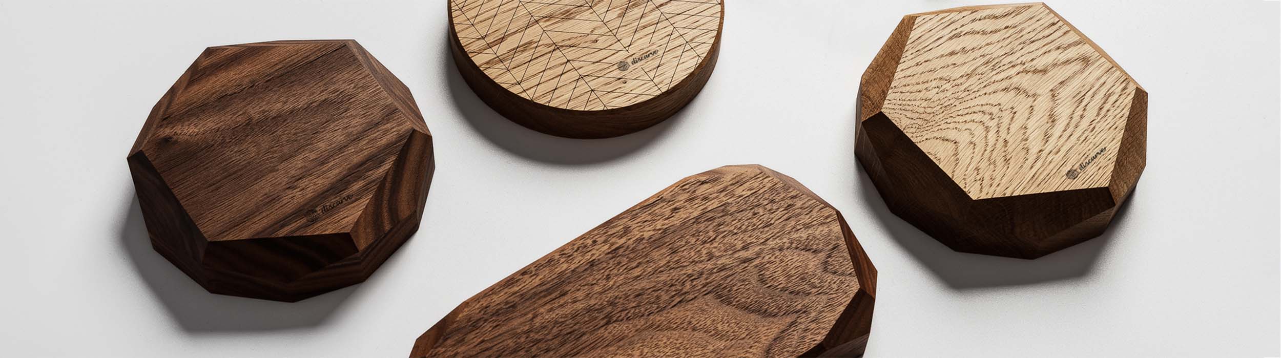 Kabellose Ladegeräte aus Holz