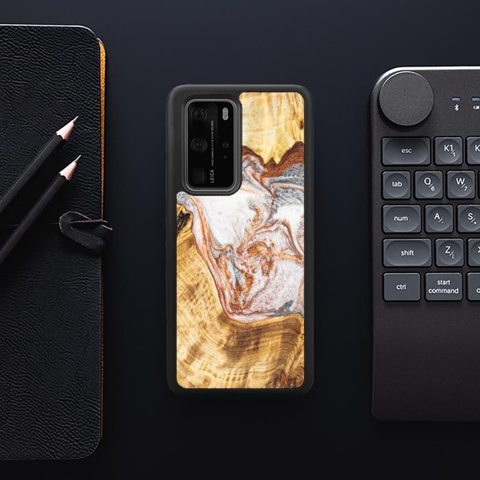 Huawei P40 Pro Handyhülle aus Harz und Holz - Synergy#E5
