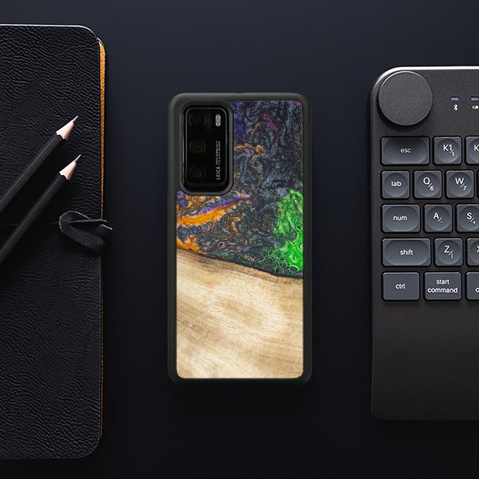 Huawei P40 Handyhülle aus Harz und Holz - Synergy#F15