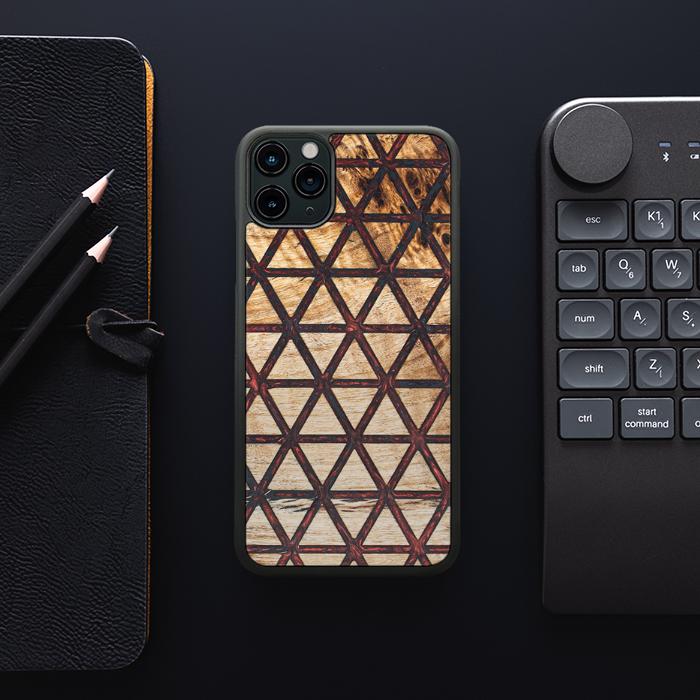 iPhone 11 Pro Max Handyhülle aus Harz und Holz - Synergy#F22