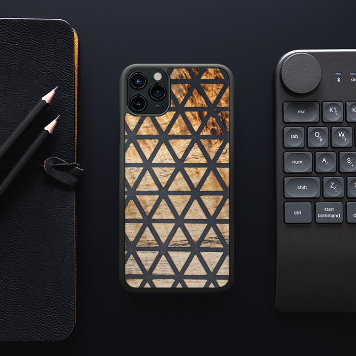 iPhone 11 Pro Max Handyhülle aus Harz und Holz - Synergy#F29