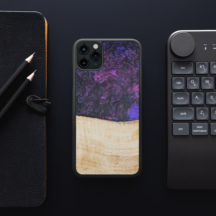 iPhone 11 Pro Max Handyhülle aus Harz und Holz - Synergy#F4