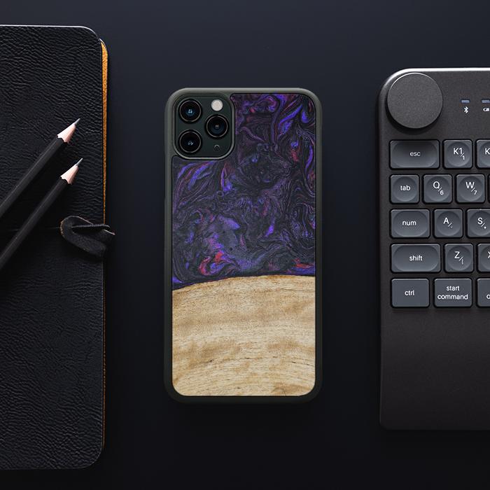 iPhone 11 Pro Max Handyhülle aus Harz und Holz - Synergy#F7