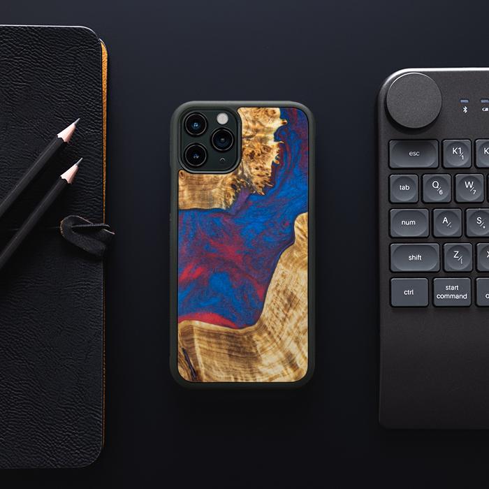 iPhone 11 Pro Handyhülle aus Harz und Holz - Synergy#E10