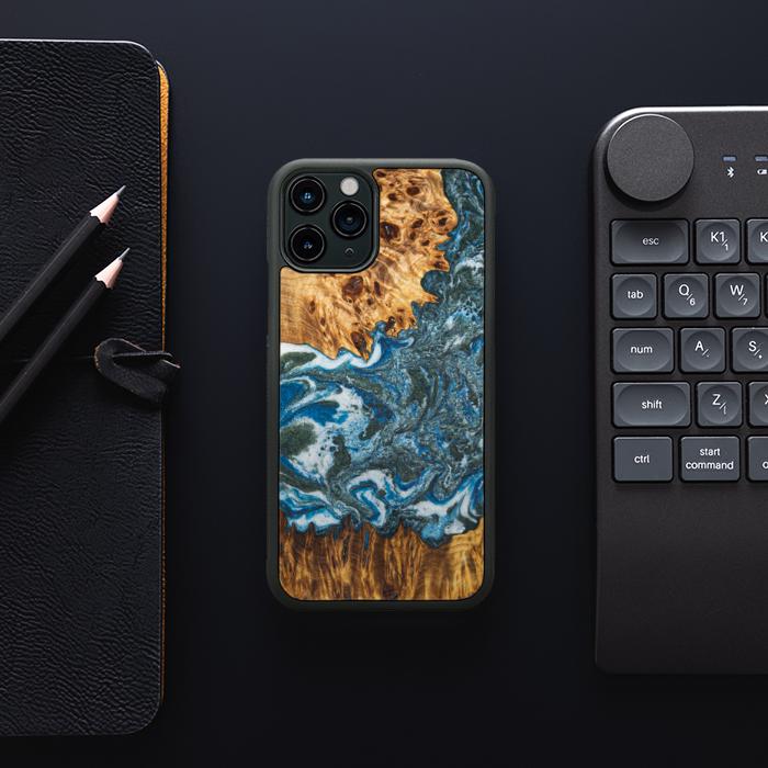 iPhone 11 Pro Handyhülle aus Harz und Holz - Synergy#E17