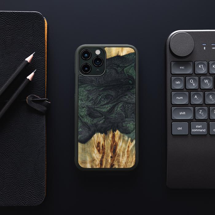 iPhone 11 Pro Handyhülle aus Harz und Holz - Synergy#E25