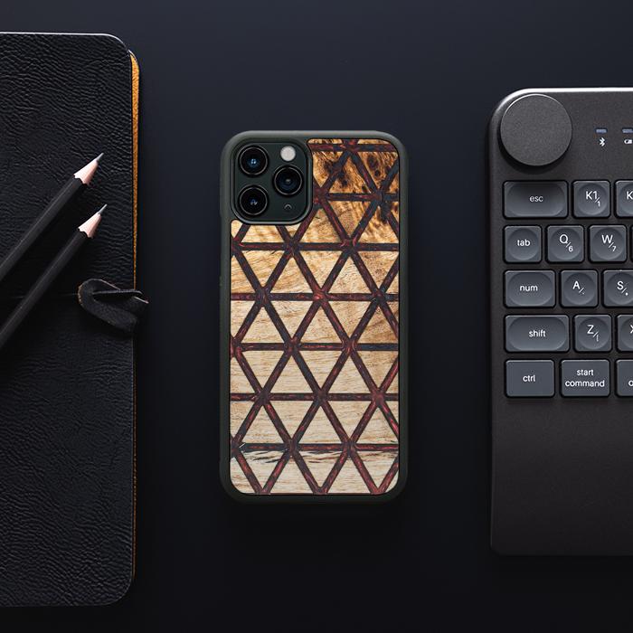 iPhone 11 Pro Handyhülle aus Harz und Holz - Synergy#F22