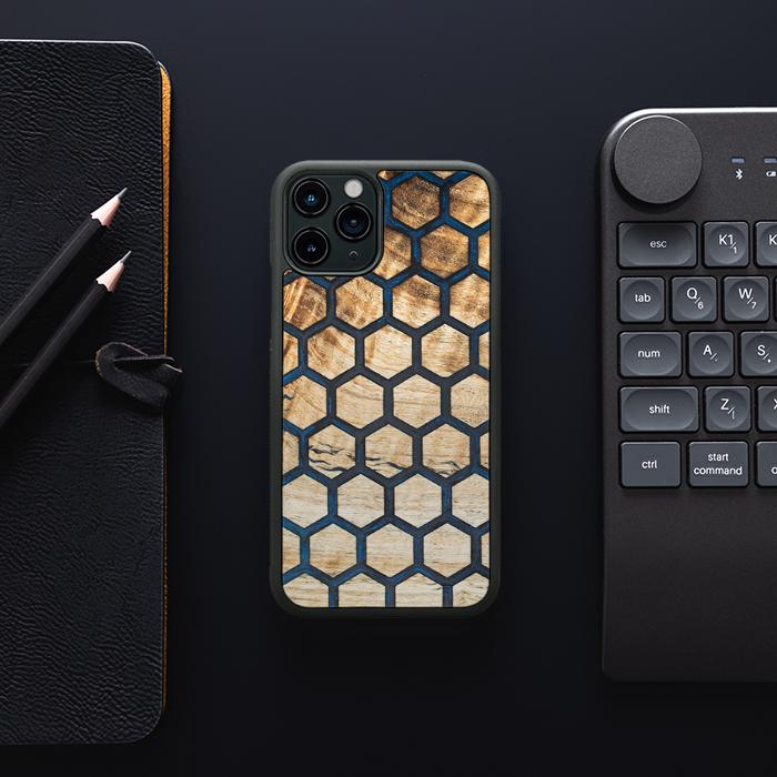 iPhone 11 Pro Handyhülle aus Harz und Holz - Synergy#F36