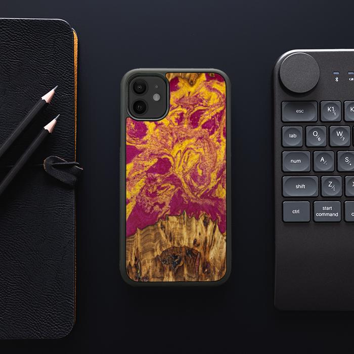 iPhone 11 etui na telefon z żywicy i drewna - Synergy#E11