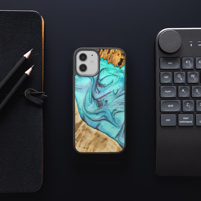 iPhone 12 Mini Handyhülle aus Harz und Holz - Synergy#E16