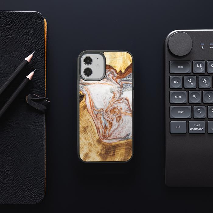 iPhone 12 Mini Handyhülle aus Harz und Holz - Synergy#E5