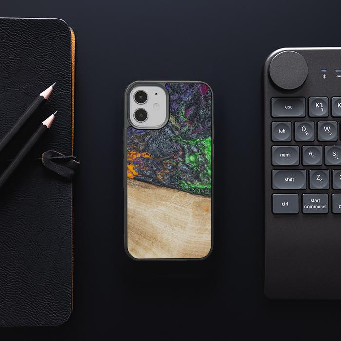 iPhone 12 Mini Handyhülle aus Harz und Holz - Synergy#F10