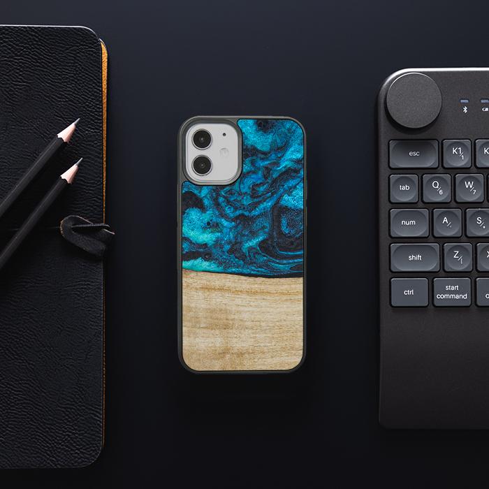 iPhone 12 Mini Handyhülle aus Harz und Holz - Synergy#F11