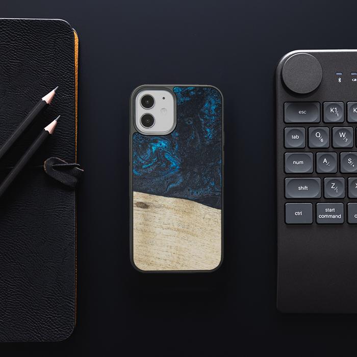 iPhone 12 Mini Handyhülle aus Harz und Holz - Synergy#F17