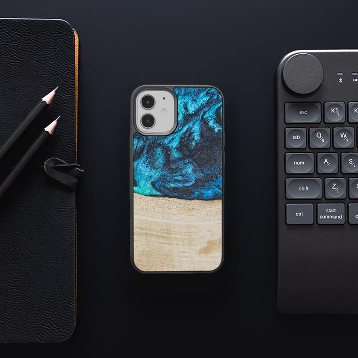 iPhone 12 Mini Handyhülle aus Harz und Holz - Synergy#F3