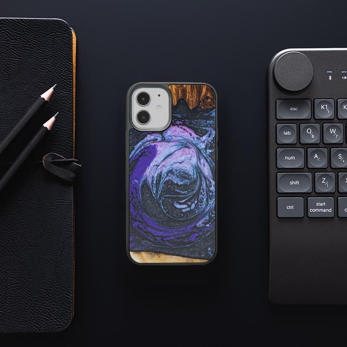 iPhone 12 Mini Handyhülle aus Harz und Holz - Synergy#F34
