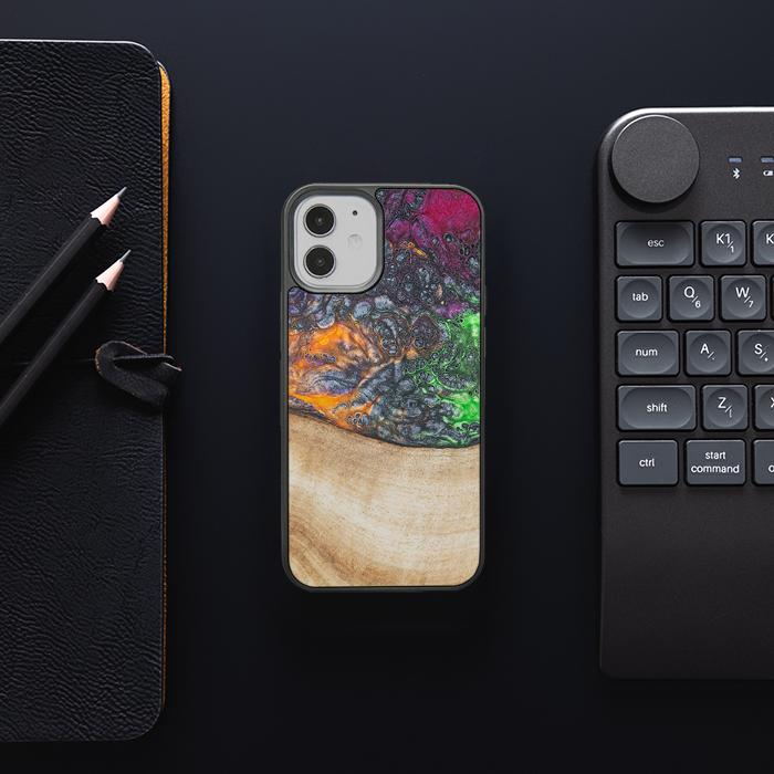 iPhone 12 Mini Handyhülle aus Harz und Holz - Synergy#F6