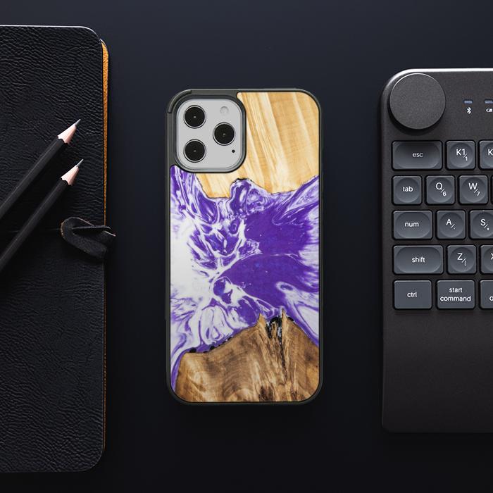 iPhone 12 Pro Max Handyhülle aus Harz und Holz - Synergy#A78