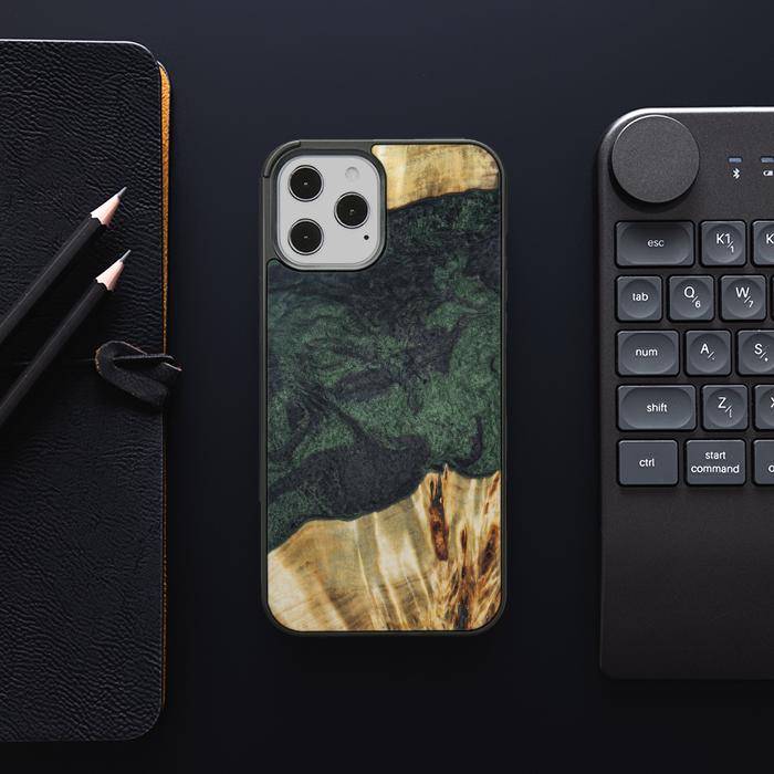iPhone 12 Pro Max Handyhülle aus Harz und Holz - Synergy#E14