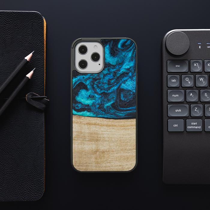iPhone 12 Pro Max Handyhülle aus Harz und Holz - Synergy#F11