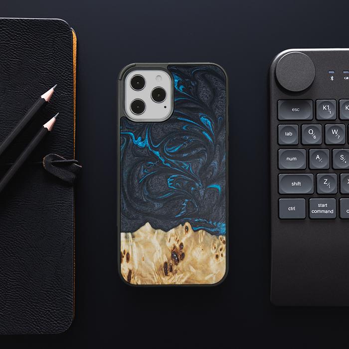 iPhone 12 Pro Max Handyhülle aus Harz und Holz - Synergy#F21