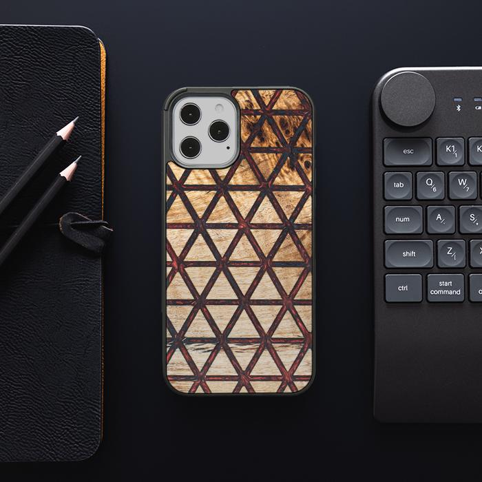 iPhone 12 Pro Max Handyhülle aus Harz und Holz - Synergy#F22